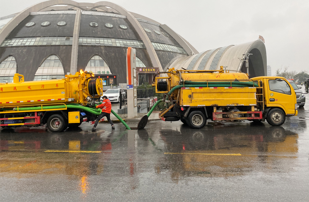 南中村商场管道清淤