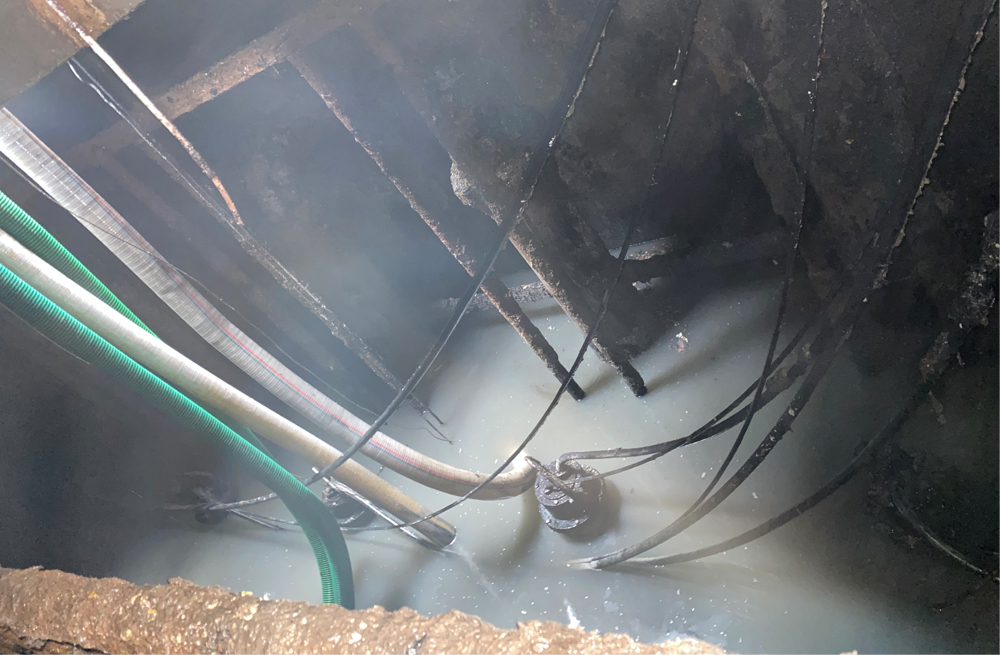 272南中村商城污水池清运